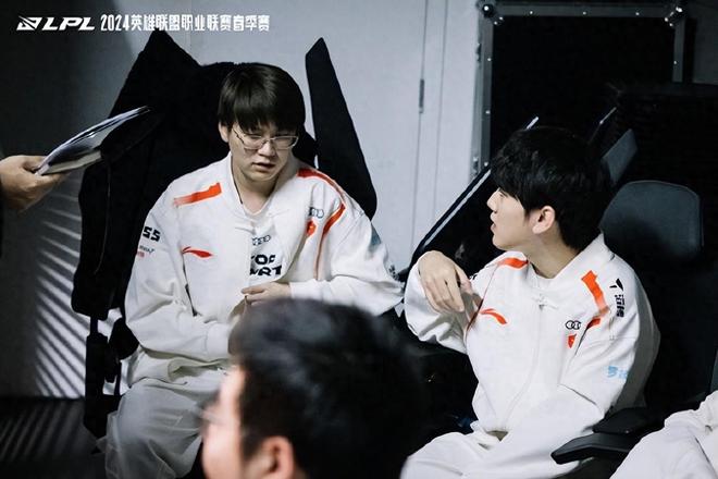 练在中场休 练在中场休