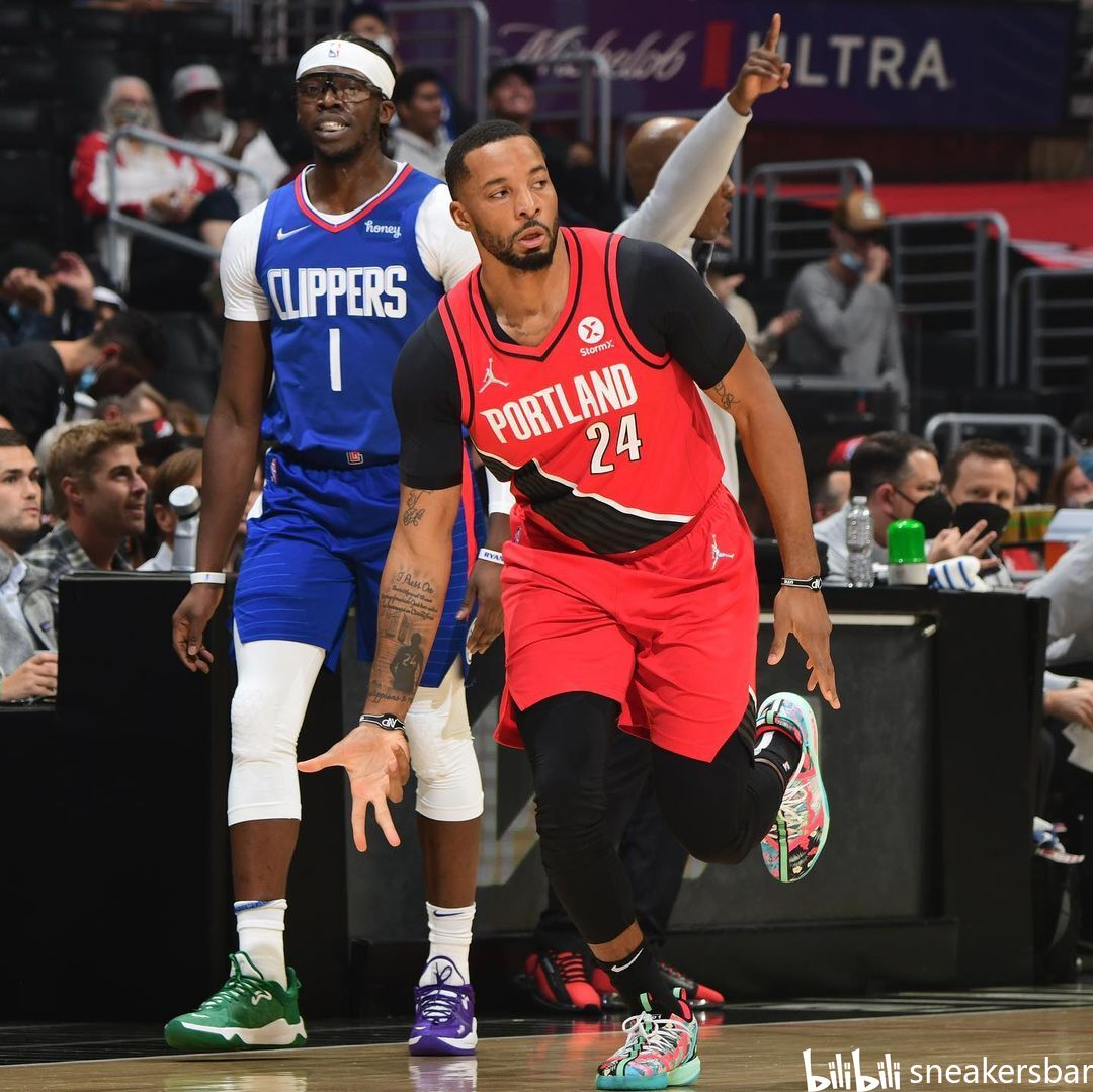 又让皮球在 又让皮球在